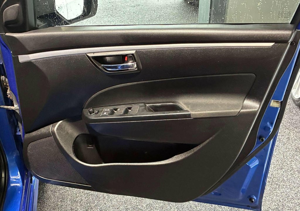 Suzuki Swift Hatchback Black #9