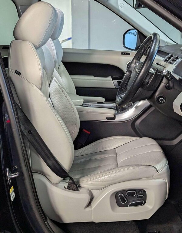 Land Rover Range Rover Sport  Black #16