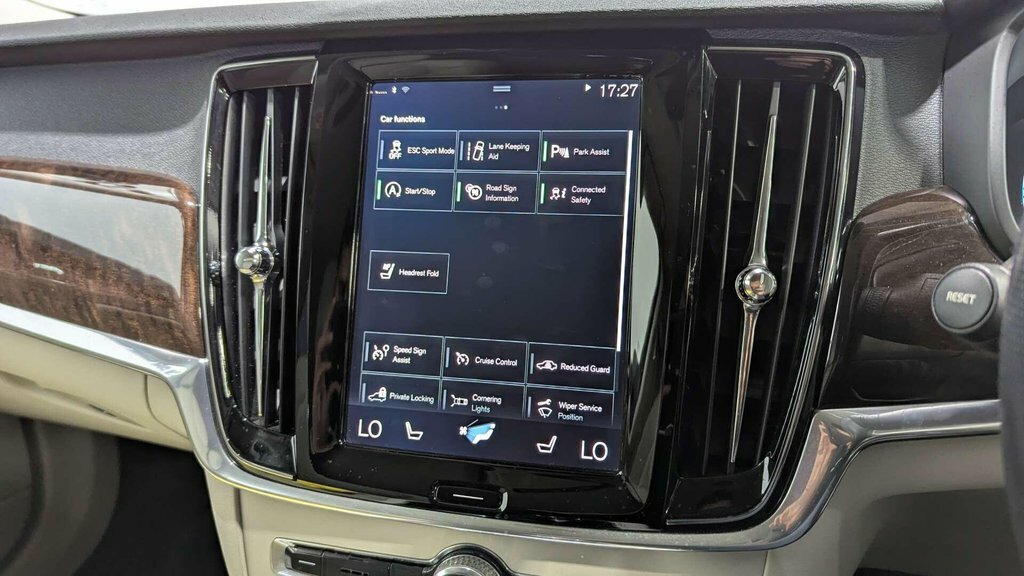 Volvo S90 S90 Momentum D4 White #34