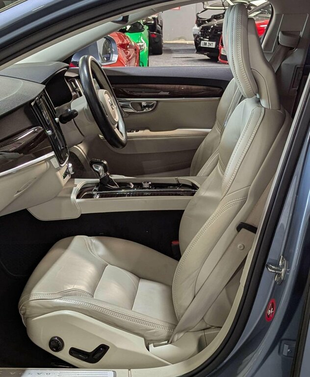 Volvo S90 S90 Momentum D4 White #19