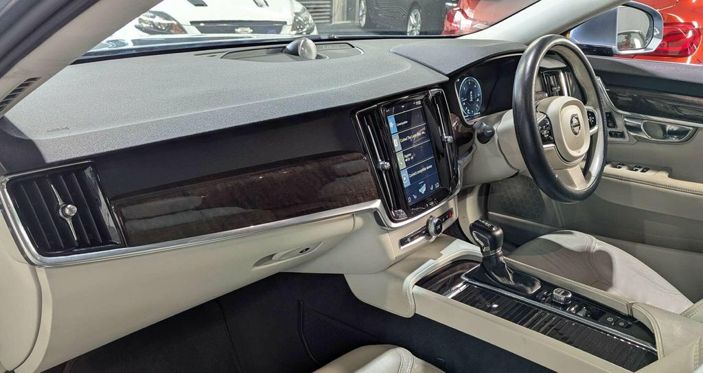 Volvo S90 S90 Momentum D4 White #21