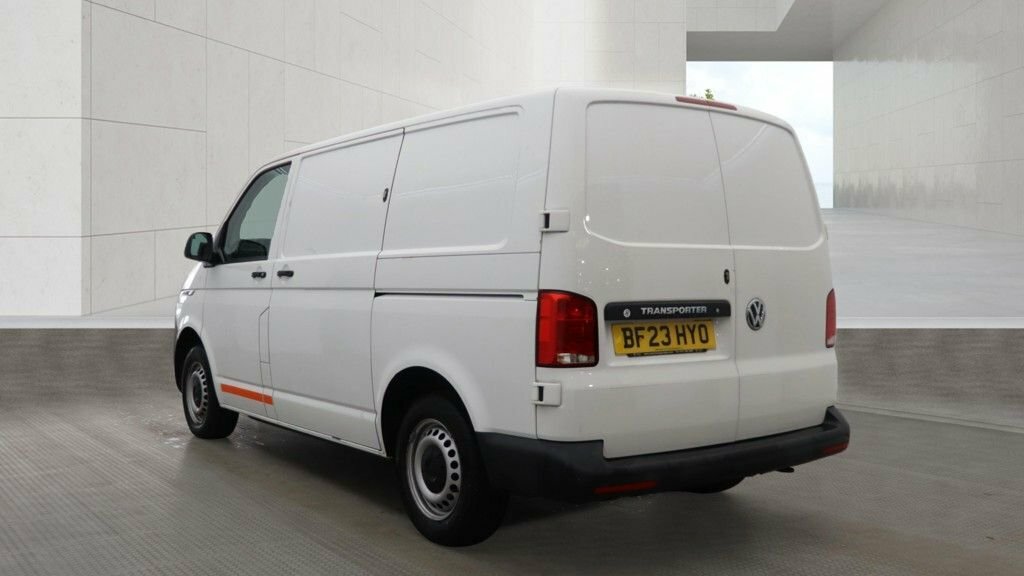 Volkswagen Transporter 2L Startline White #3