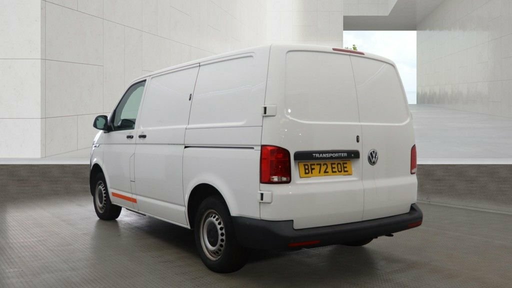 Volkswagen Transporter 2L Startline White #3