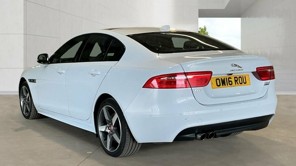Jaguar XE 2L R-sport OW16ROU White #4