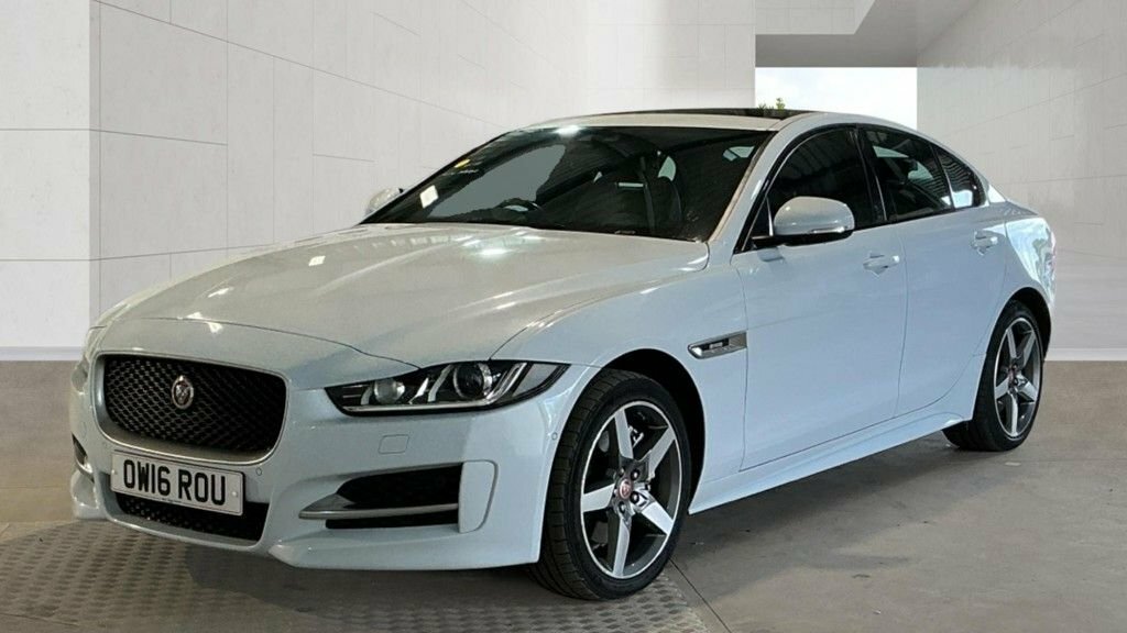 Jaguar XE 2L R-sport OW16ROU White #6