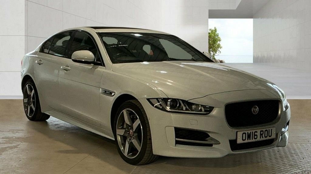 Jaguar XE 2L R-sport White
