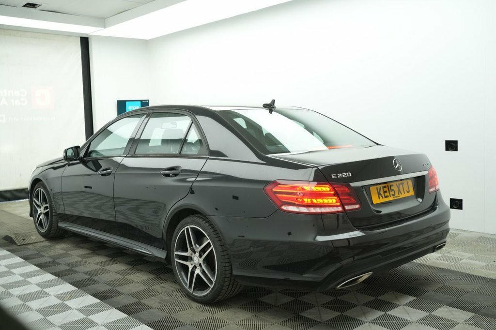 Mercedes-Benz E Class 2L Amg Night Edition Black #6