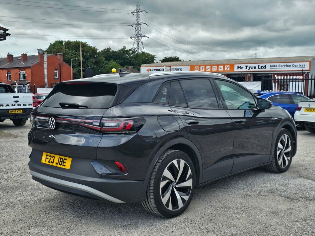 Volkswagen ID.4 Suv #5