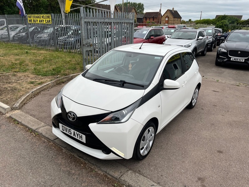 Toyota Aygo Vvt-i X-play White #5