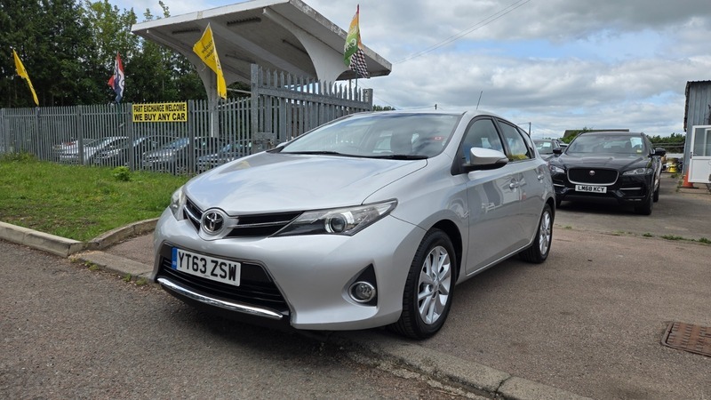 Toyota Auris Valvematic Icon Silver #3