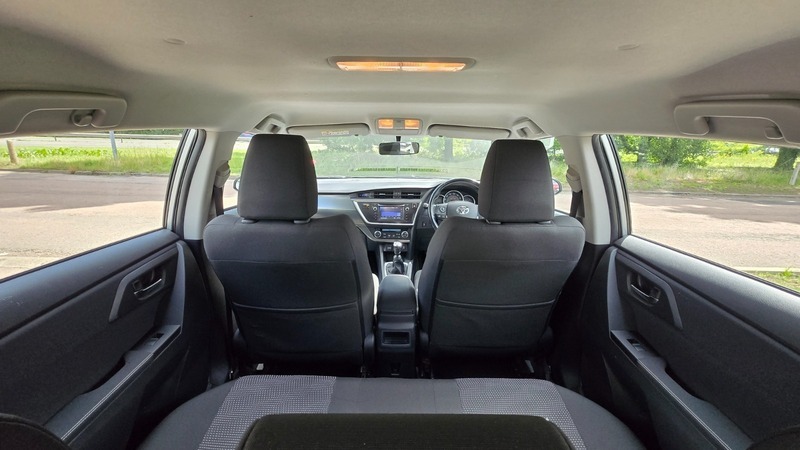 Toyota Auris Hatchback Grey #18