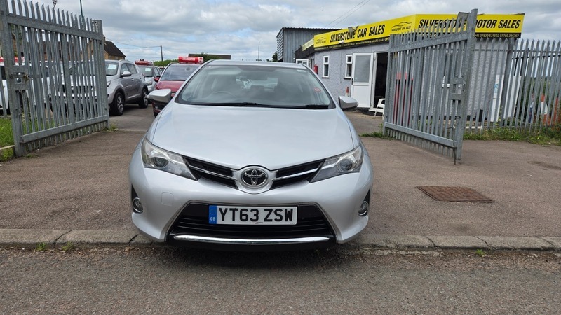 Toyota Auris Valvematic Icon Silver #2