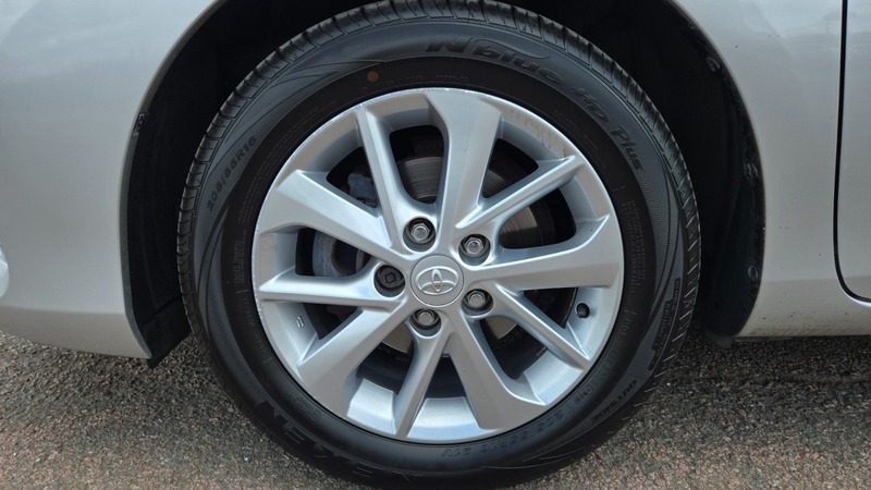 Toyota Auris Hatchback Grey #38
