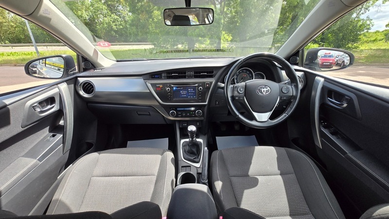 Toyota Auris Hatchback Grey #22