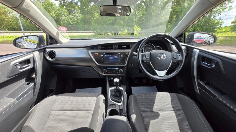 Toyota Auris Hatchback Grey #30