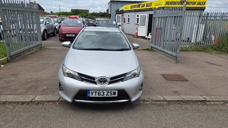 Toyota Auris Valvematic Icon Silver #5