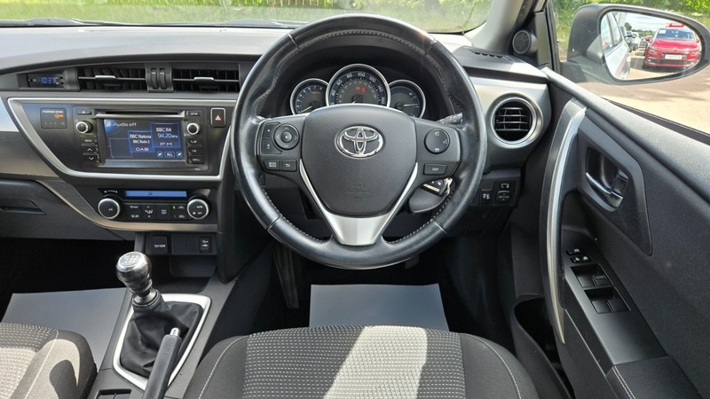 Toyota Auris Hatchback Grey #23