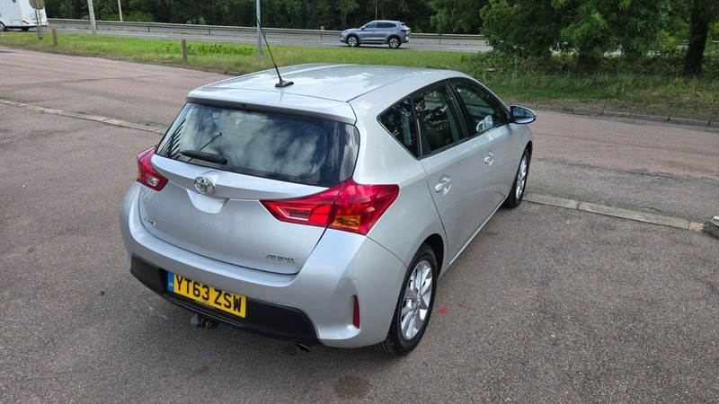 Toyota Auris Hatchback Grey #12