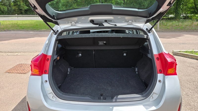Toyota Auris Hatchback Grey #33