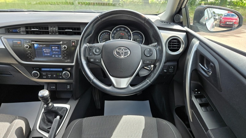 Toyota Auris Hatchback Grey #29