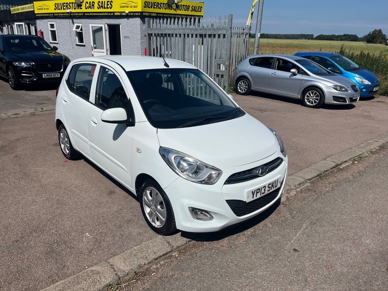 Hyundai I10 Active White #2