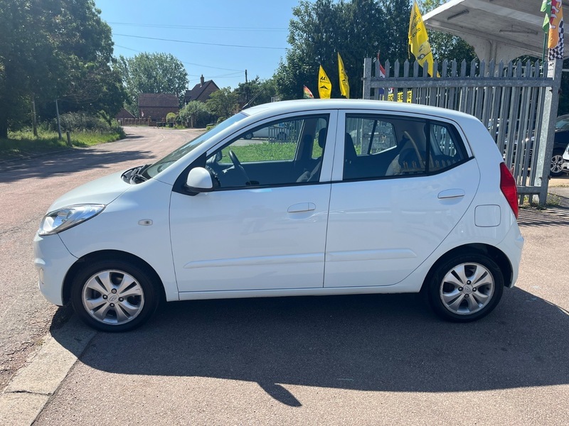 Hyundai I10 Active White #6