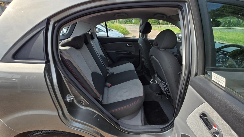 Kia RIO 1.4 1 Hatchback 150 Gkm, 95 Bh Silver #18
