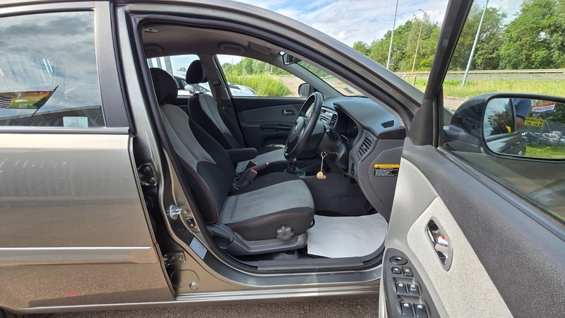 Kia RIO 1.4 1 Hatchback 150 Gkm, 95 Bh Silver #16