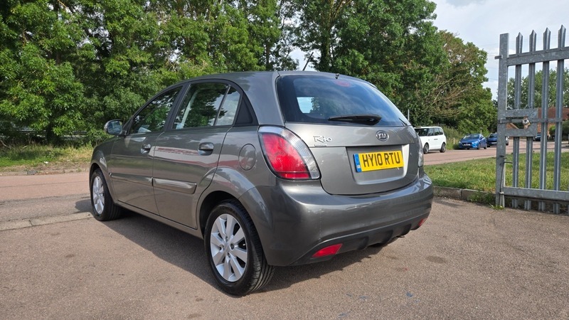Kia RIO 1.4 1 Hatchback 150 Gkm, 95 Bh Silver #9