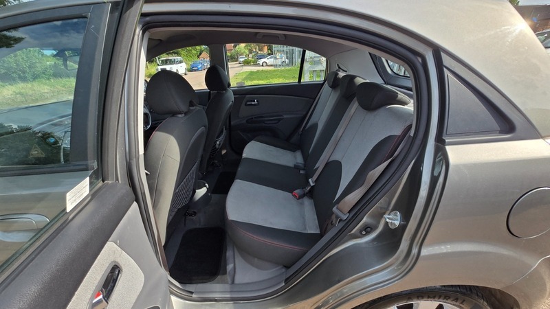 Kia RIO 1.4 1 Hatchback 150 Gkm, 95 Bh Silver #21