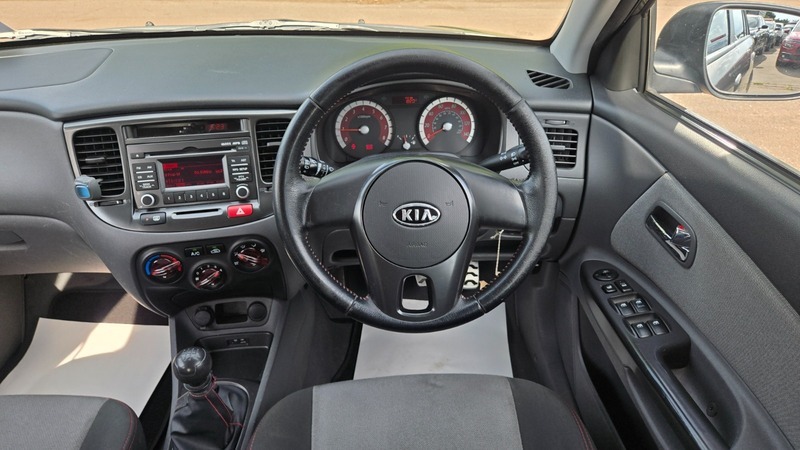 Kia RIO 1.4 1 Hatchback 150 Gkm, 95 Bh Silver #25