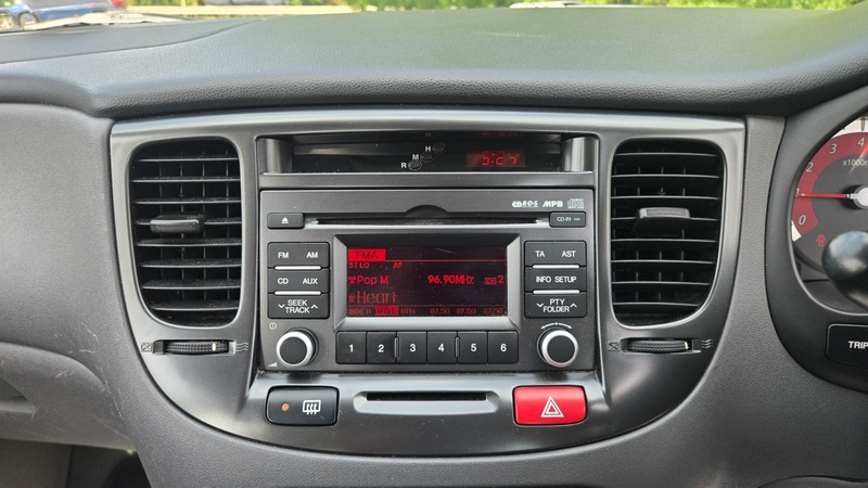 Kia RIO 1.4 1 Hatchback 150 Gkm, 95 Bh Silver #27