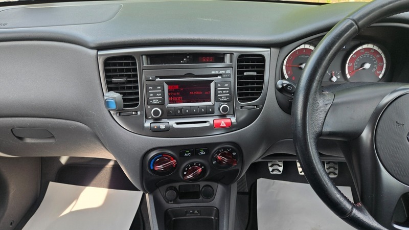 Kia RIO 1.4 1 Hatchback 150 Gkm, 95 Bh Silver #26