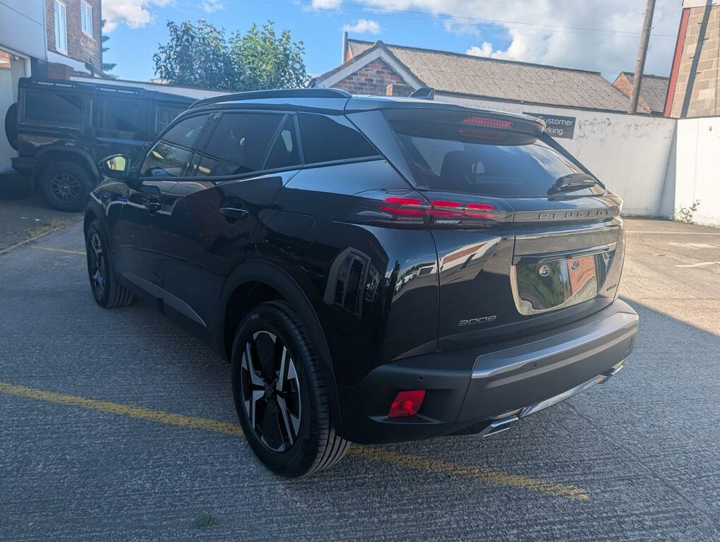 Peugeot 2008 1.2 Puretech Active Start Stop Red #2