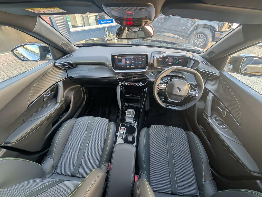 Peugeot 2008 1.2 Puretech Active Start Stop Red #6