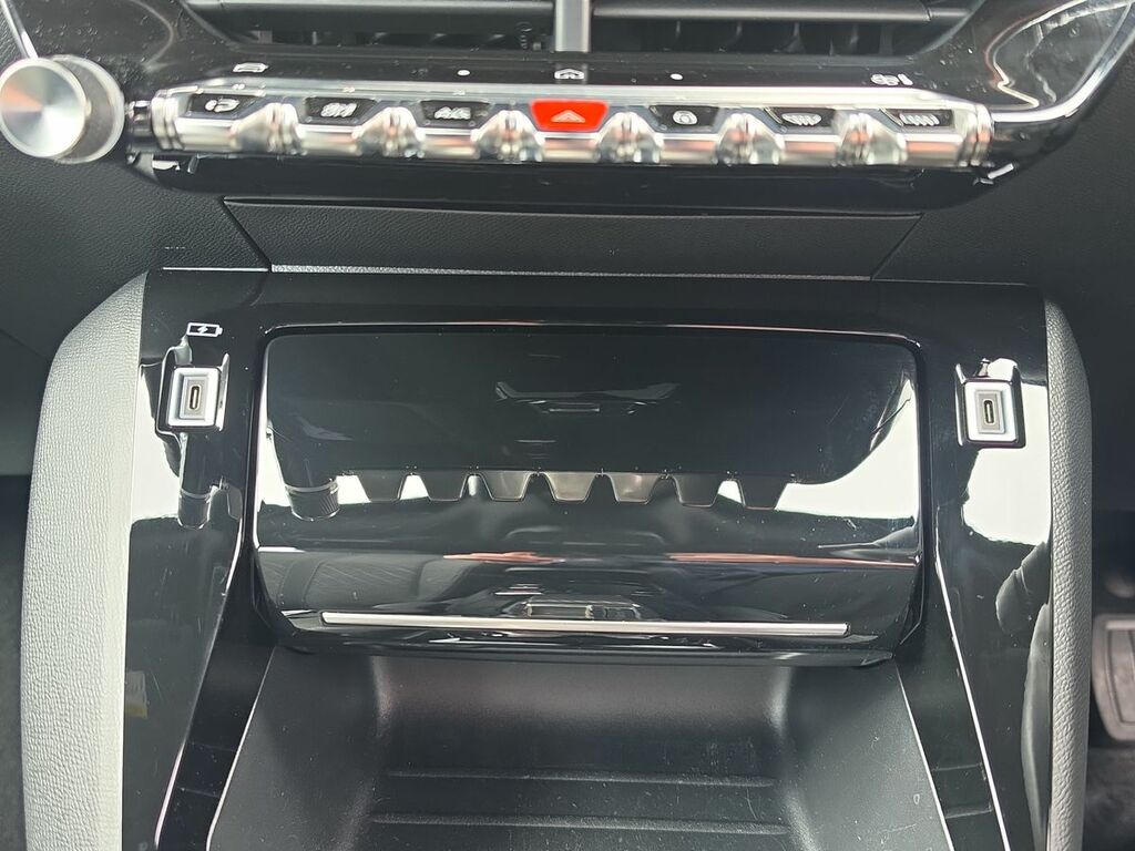 Peugeot e-2008 50Kwh Allure Suv Blue #40