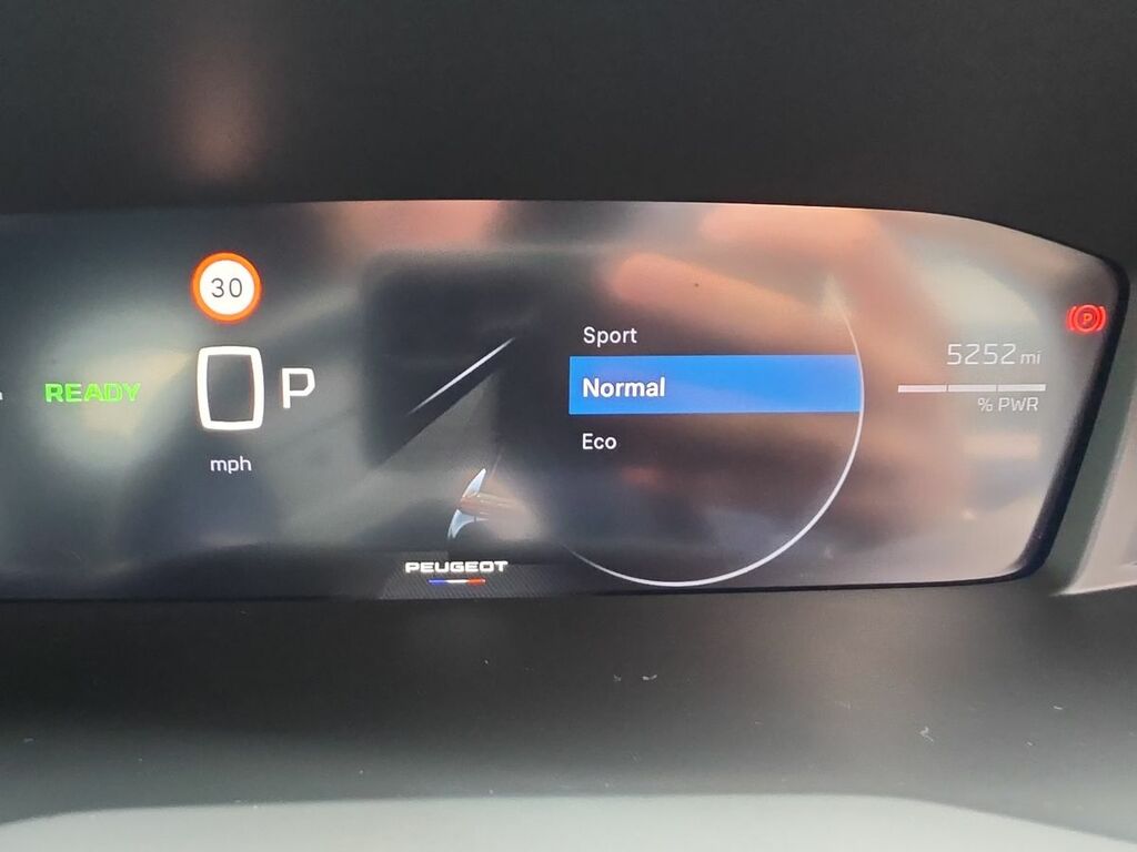 Peugeot e-2008 50Kwh Allure Suv Blue #39