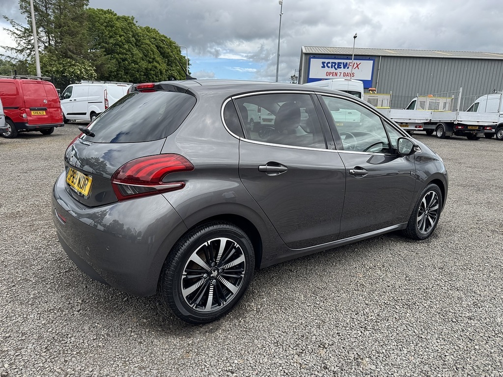 Peugeot 208 1.2 Puretech Tech Edition Grey #5