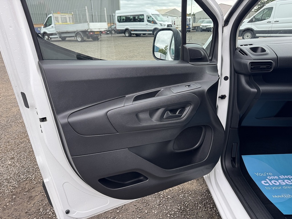 Vauxhall Combo Turbo D 2300 Edition Crewvan L2 Euro 6 U2074 Ule White #8