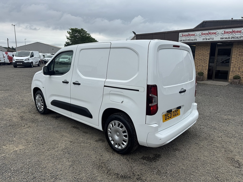 Vauxhall Combo 2000 L1 Sportive 1.5Td 100Ps White #6