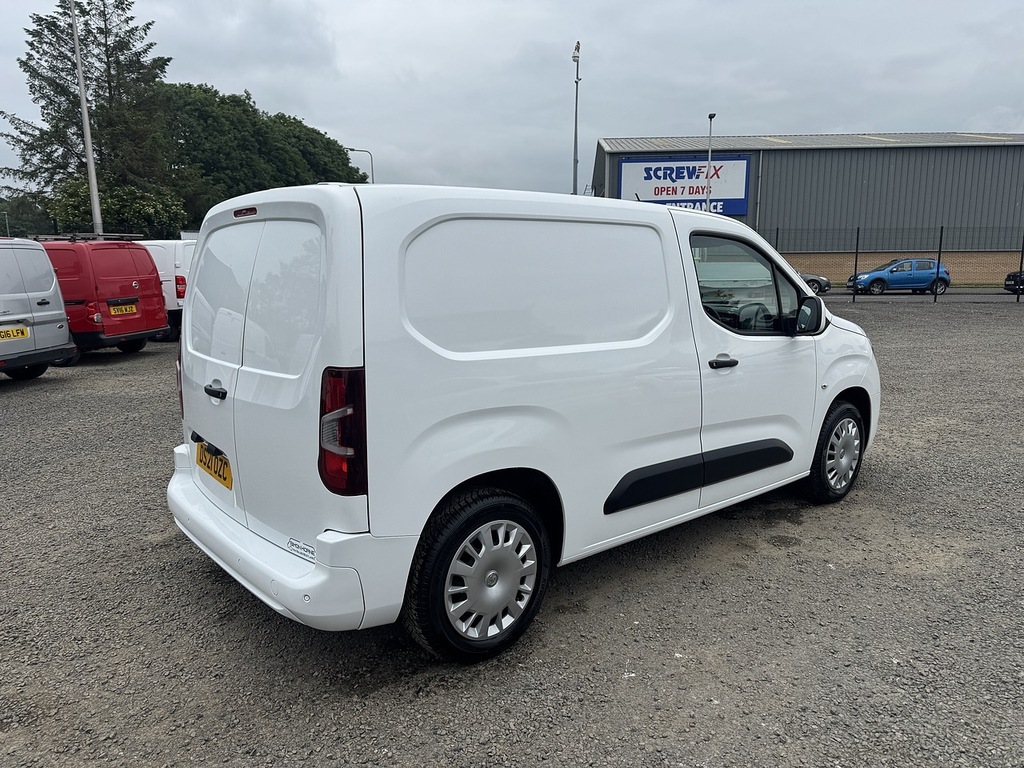 Vauxhall Combo 2000 L1 Sportive 1.5Td 100Ps White #4