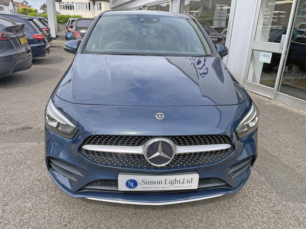 Mercedes-Benz B Class B180 Amg Line Premium  #2