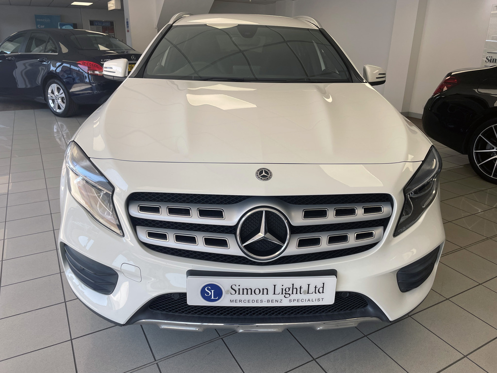 Mercedes-Benz GLA Class Gla220d Amg Line 4-Matic Eu6 White #2