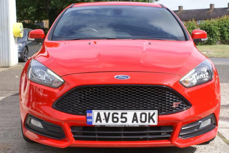Ford Focus 2.0T Ecoboost St-2 - 2015 65 AV65AOK Red #5