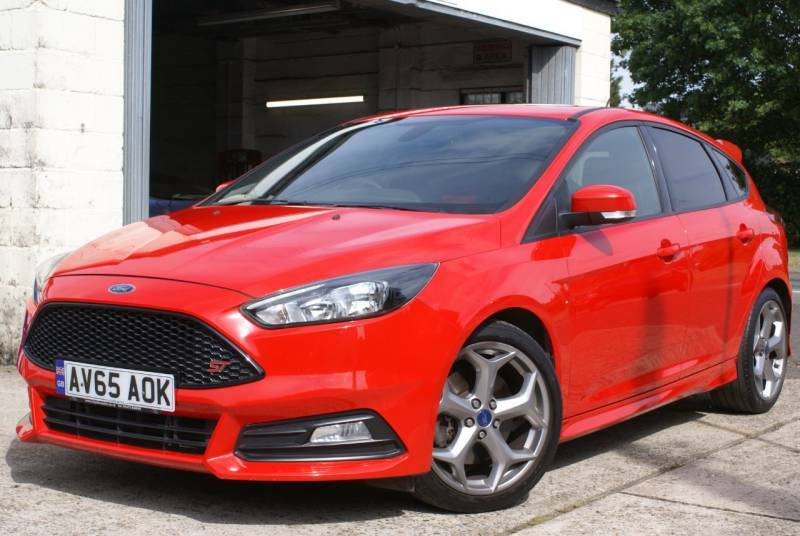 Ford Focus 2.0T Ecoboost St-2 - 2015 65 AV65AOK Red #2