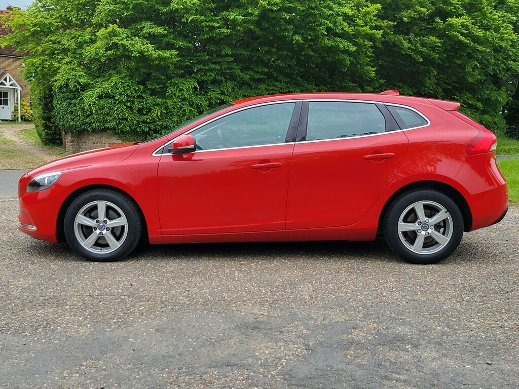 Volvo V40 2.0 T2 Se Euro 6 Ss Red #6