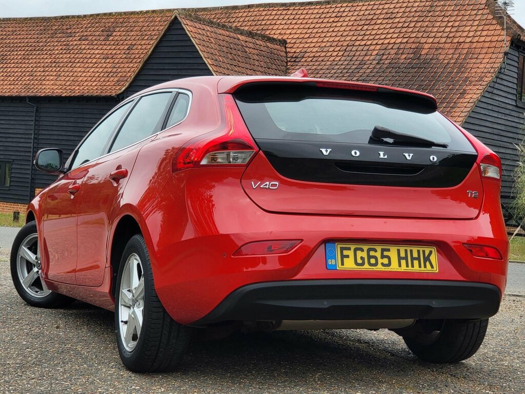 Volvo V40 2.0 T2 Se Euro 6 Ss Red #3