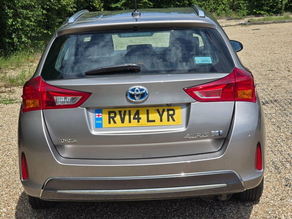 Toyota Auris Auris White #13