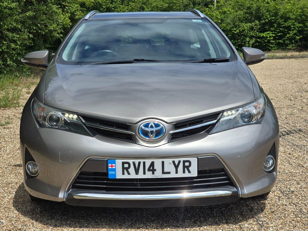 Toyota Auris Auris White #14