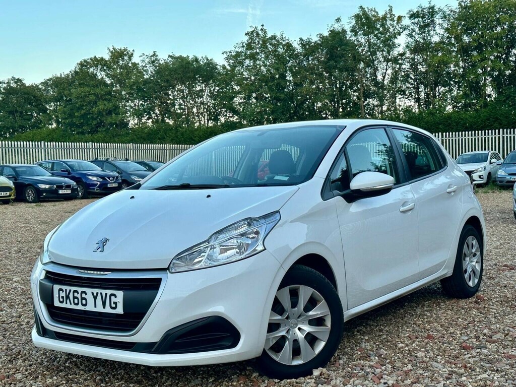 Peugeot 208 Hatchback Red #8